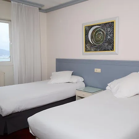 Hotel Plaza 2*