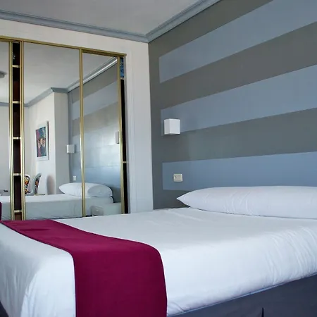 Hotel Plaza 2*