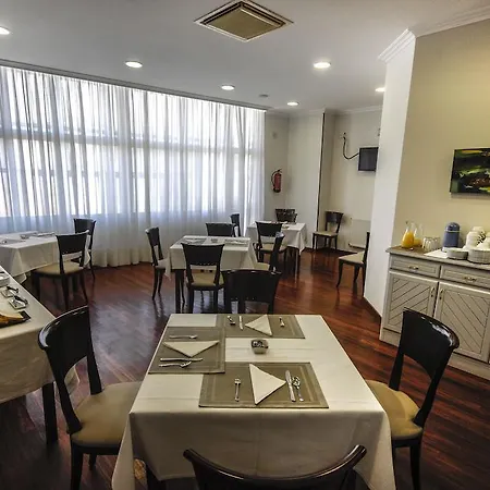 Plaza Hotel 2*